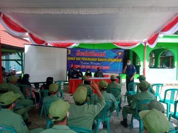 Linmas Desa Ngrancang Ikuti Sosialisasi Penanganan Kebakaran Oleh Anggota Satgas TMMD Bersama Damkar Bojonegoro